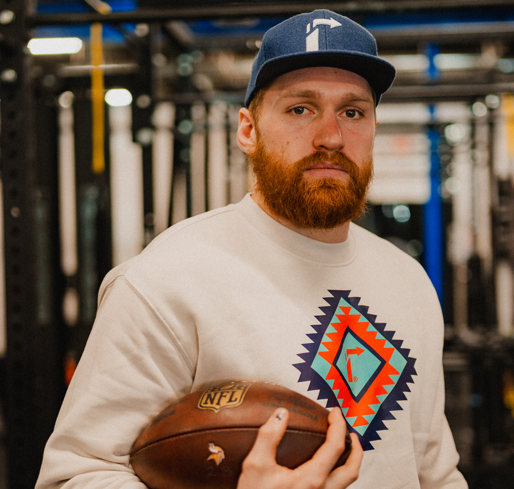 Men’s Relaxed Crew Sweatshirt – Aztec Arrow Graphic Pullover for Everyday Comfort