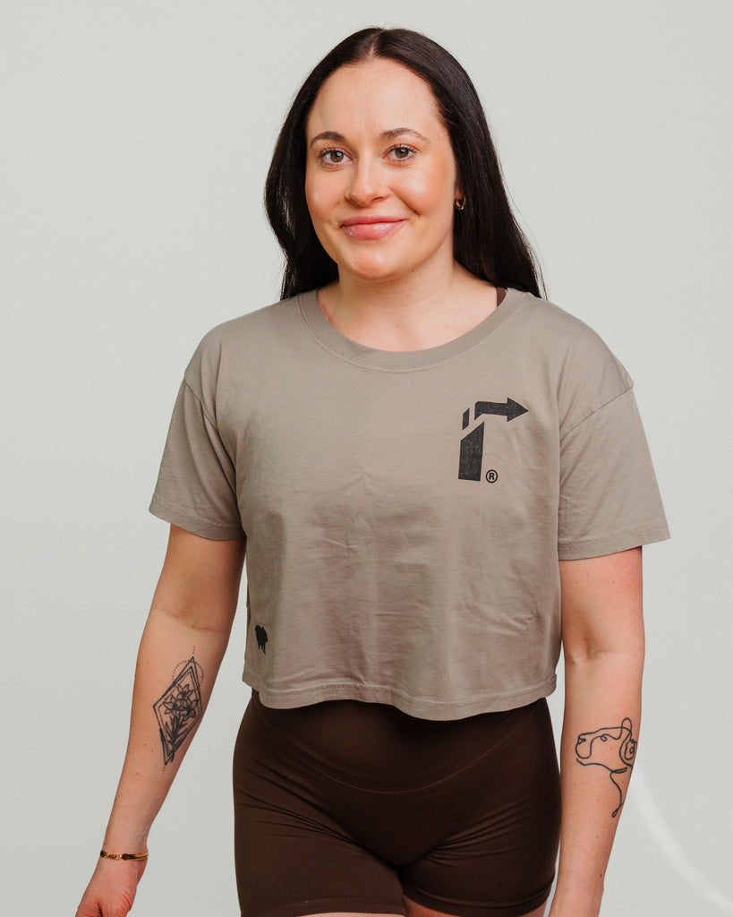 Women’s Motivational Crop Top – “Rise & Go” Arrow Tee for Workout & Casual Wear