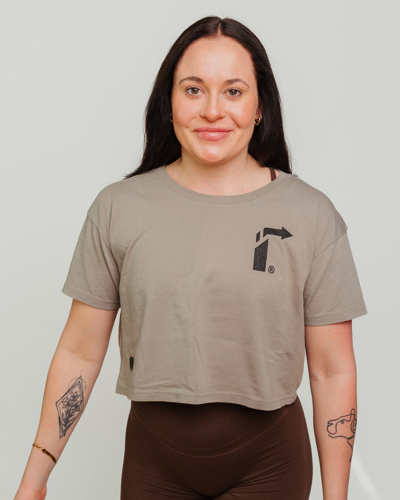 Women’s Motivational Crop Top – “Rise & Go” Arrow Tee for Workout & Casual Wear