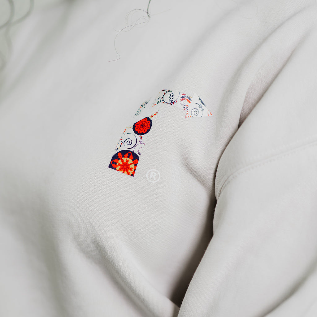 White Floral Arrow Crop Sweatshirt – Women’s Cropped Pullover for Everyday Comfort & Style