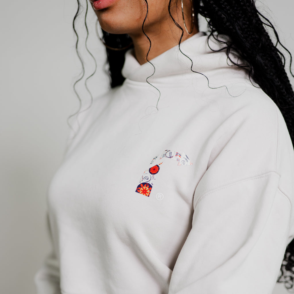 White Floral Arrow Crop Sweatshirt – Women’s Cropped Pullover for Everyday Comfort & Style