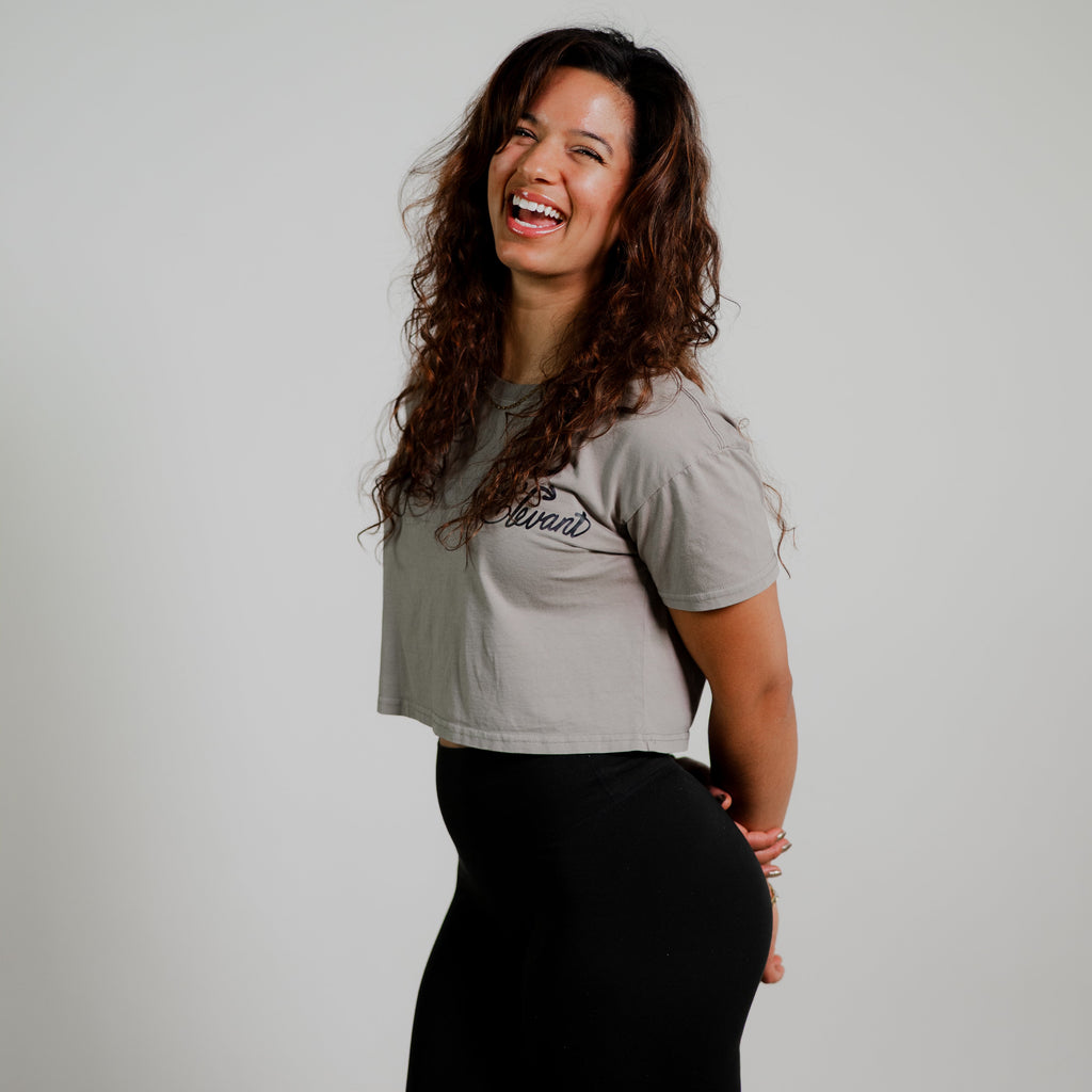 Women’s Motivational Crop Top – “Rise & Go” Graphic Tee in Ecru | ELEVANT