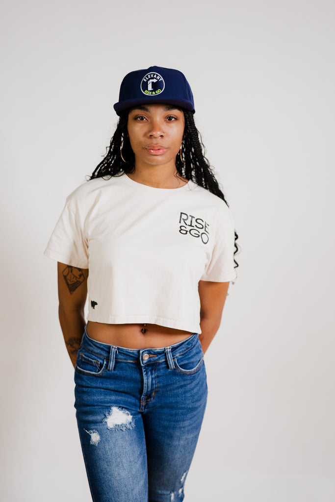 Rise & Go Women’s Crop Tee – Motivational Cropped T-Shirt for Everyday Wear & Active Lifestyles